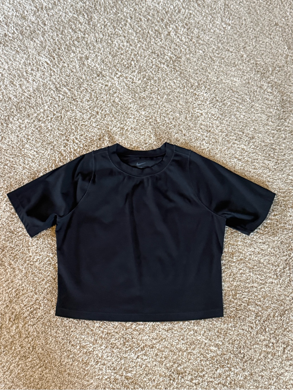 Nike Women's Black Crop Top Zenvy Dri-Fit Size Medium